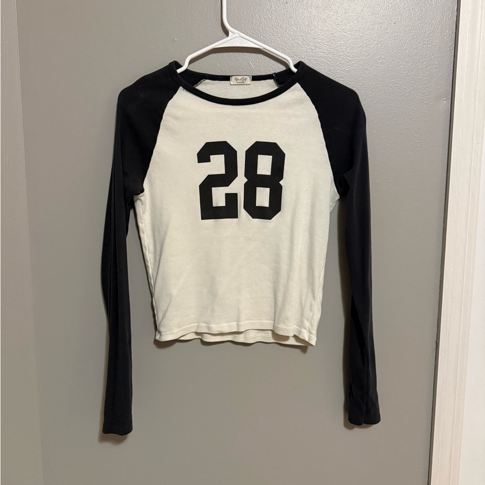 Brandy Melville Black and White Raglan Top